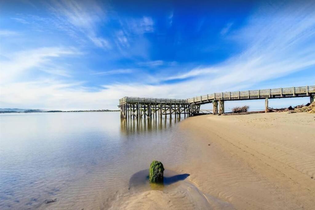 Condo By The Sea ลินคอล์น ซิตี้ ภายนอก รูปภาพ